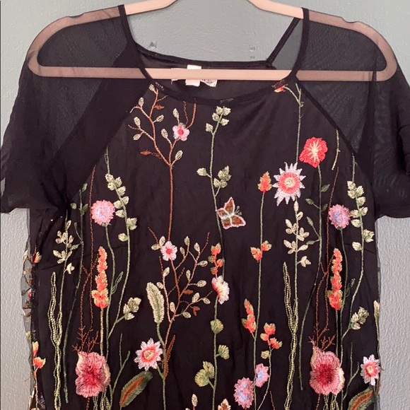 Sheer flower and plant dress - Picture 2 of 3